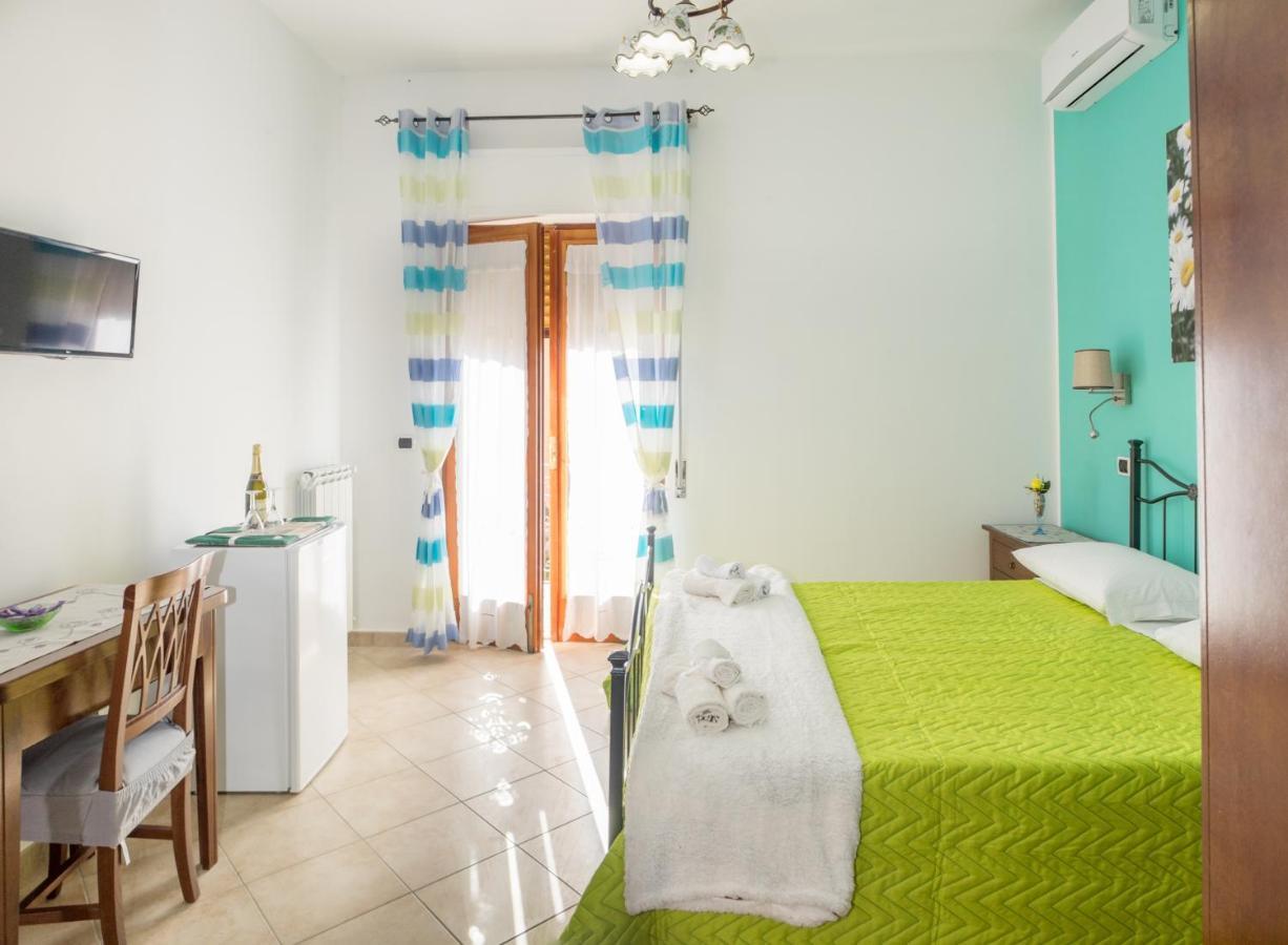 Vivere A Colori Вико-Экуенсе Экстерьер фото